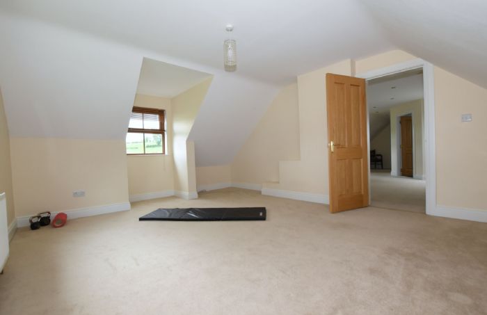 19 Brookside Road