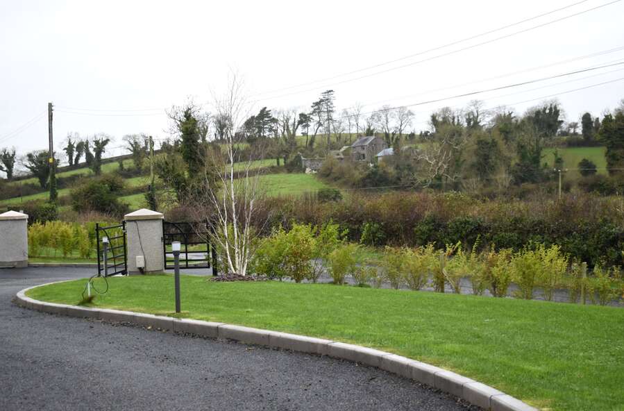 34 Castlerainey Road