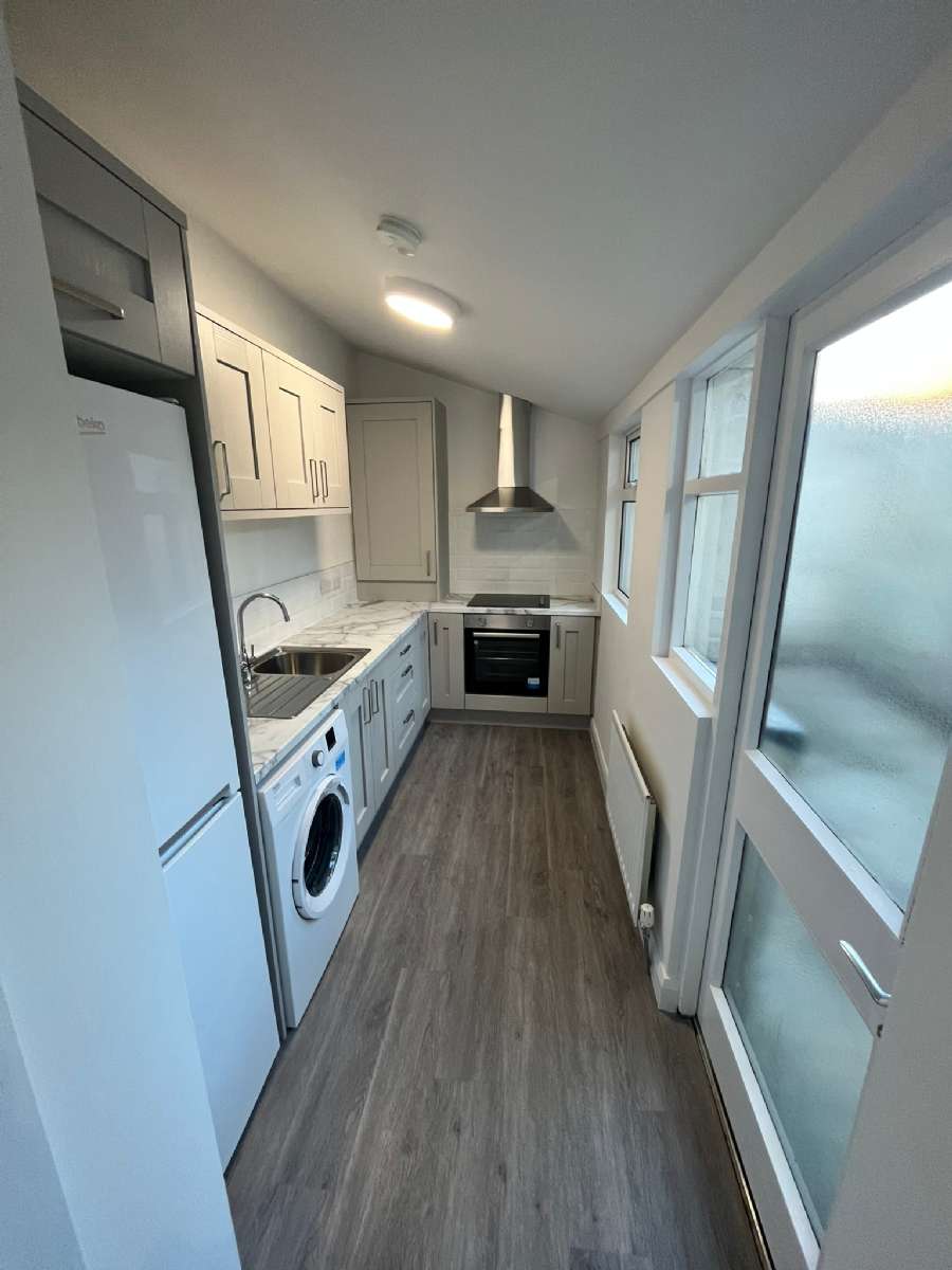 27 Rockview Street,belfast, BT12 6JQ