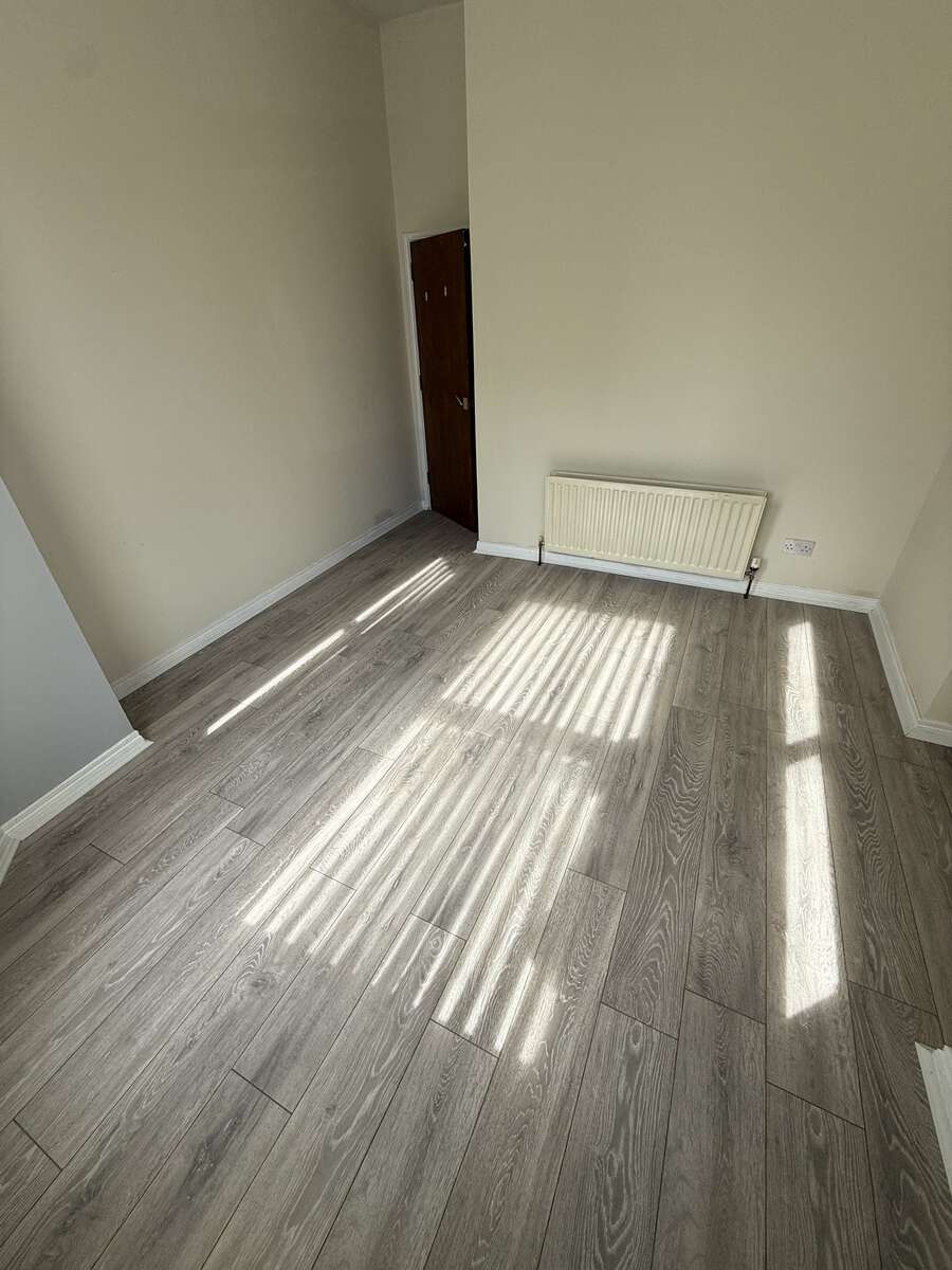 Flat 1 21 Ashley Avenue