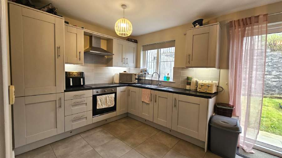 6  Ballyveigh Avenue