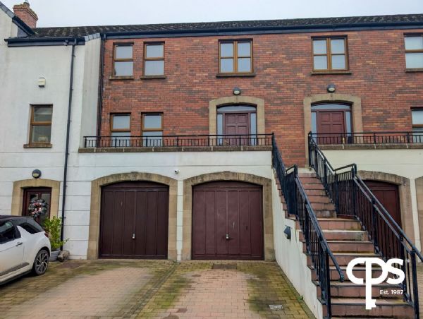 6 Manor Court