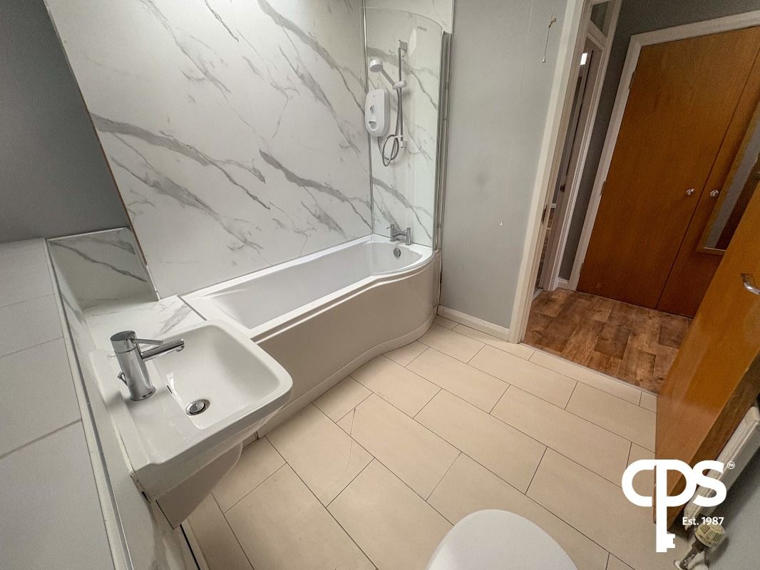 Apt 10, Reynolds House, 88-94 William Street,