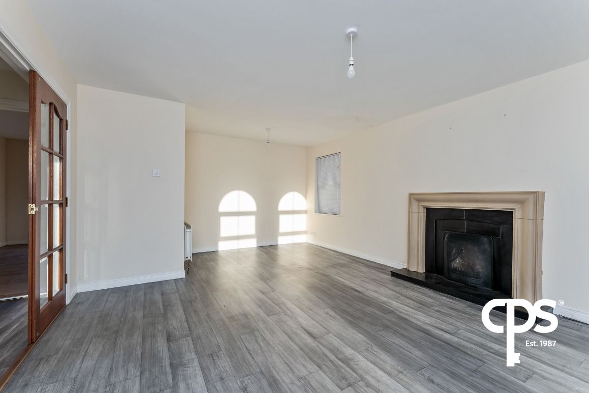 63 Huntingdale Lodge