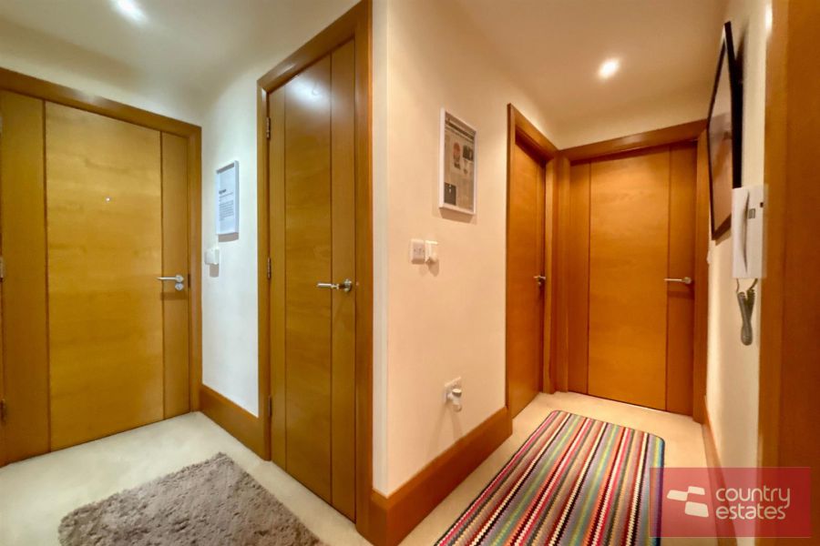 Apt 9 Mill Green