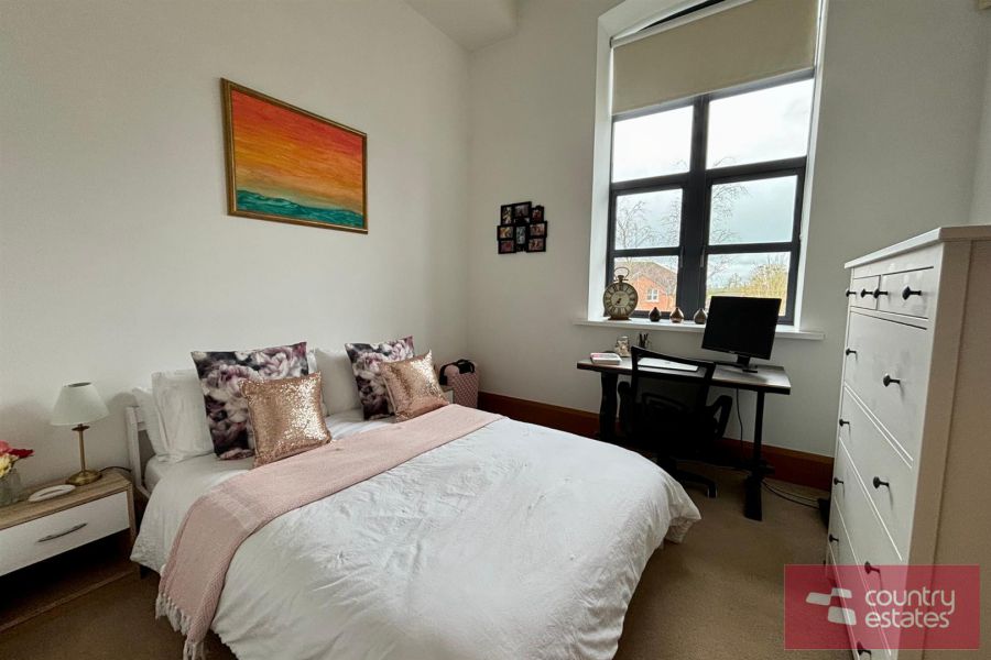 Apt 9 Mill Green