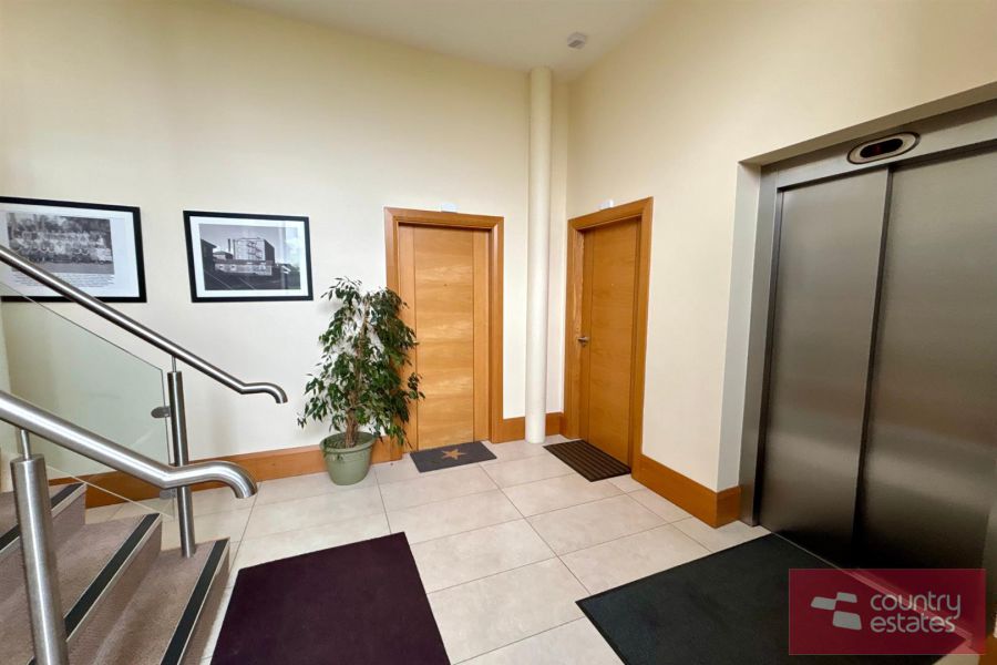 Apt 9 Mill Green