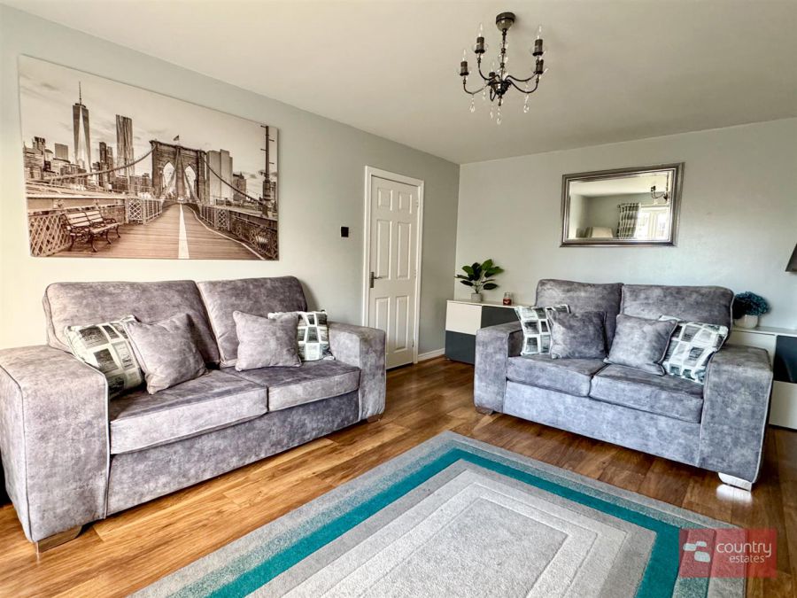 50 Rossburn Manor