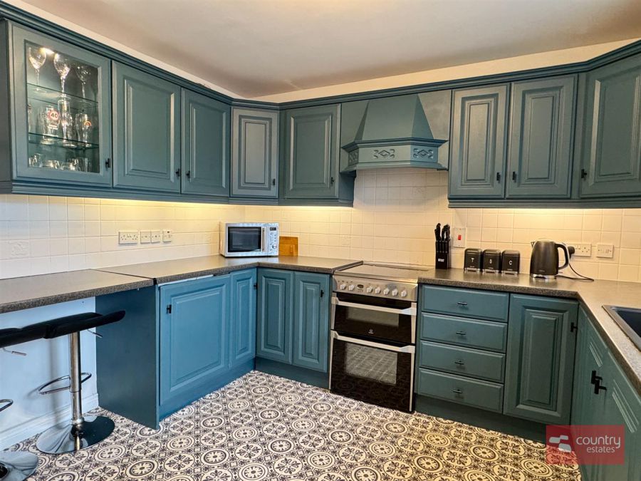 50 Rossburn Manor