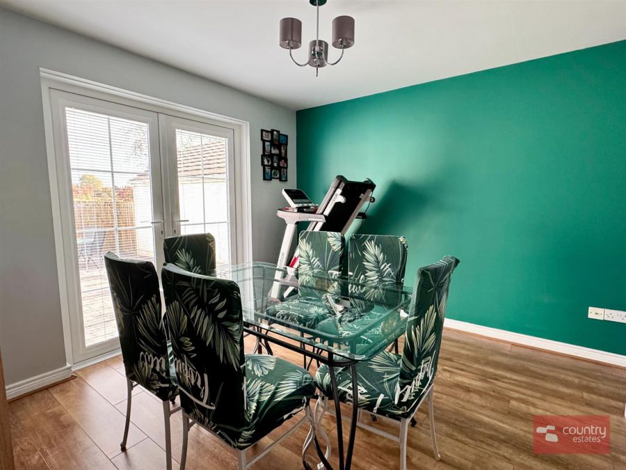 50 Rossburn Manor