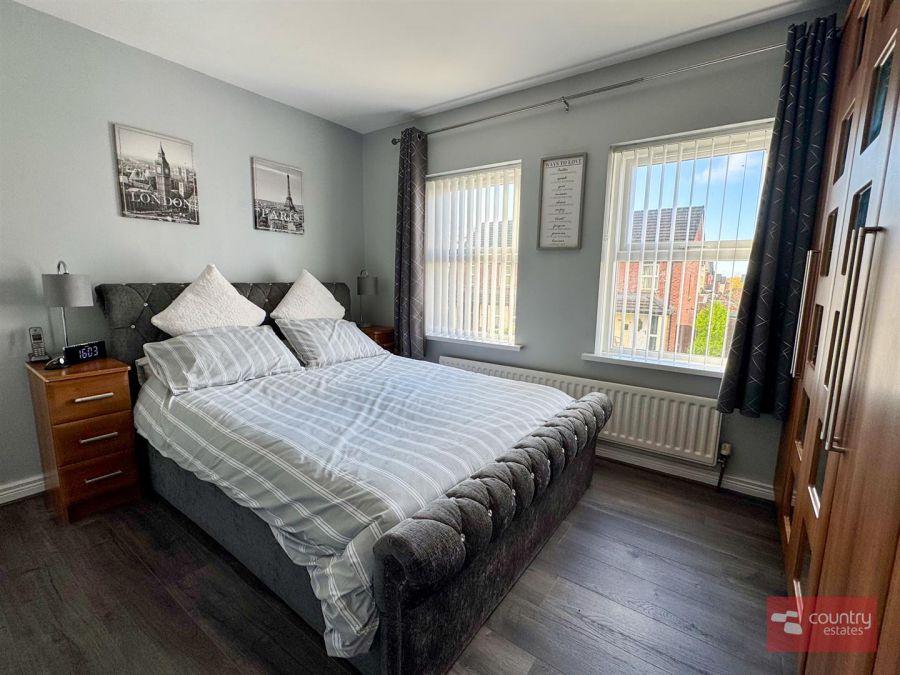 50 Rossburn Manor