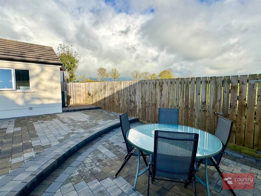 50 Rossburn Manor