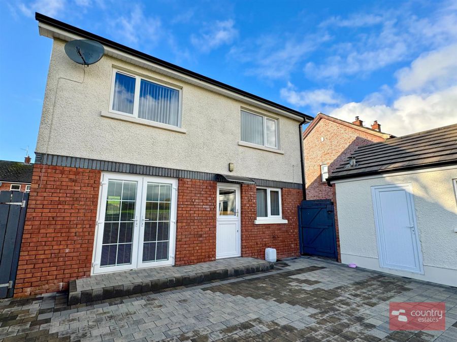 50 Rossburn Manor