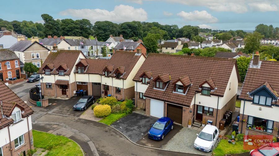 4 Ravensburn Court