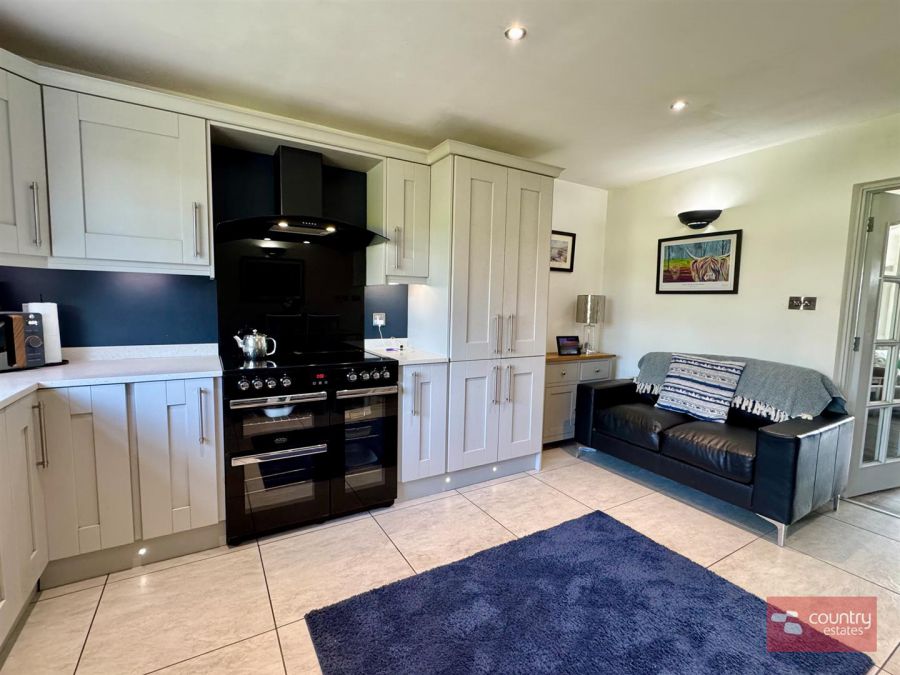 21 Lower Rashee Road