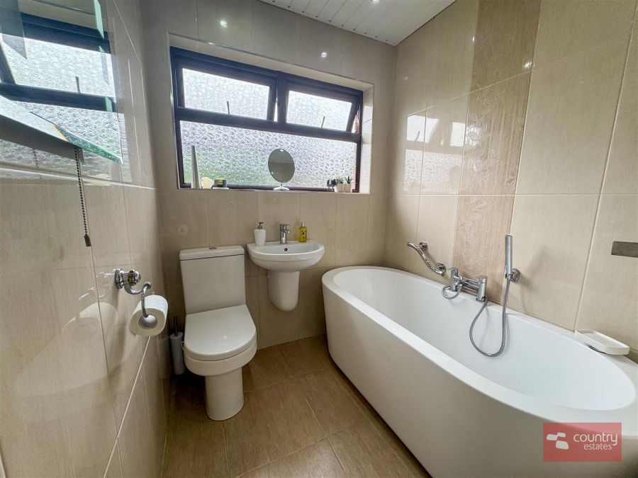 4 Grange Valley Green