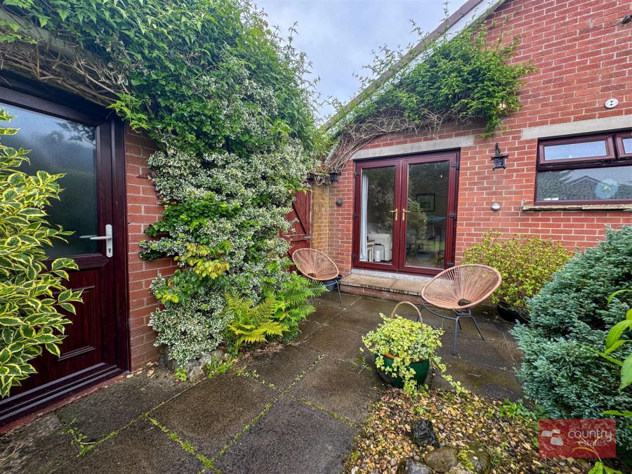 4 Grange Valley Green