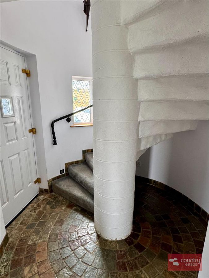 10 Carneal Road