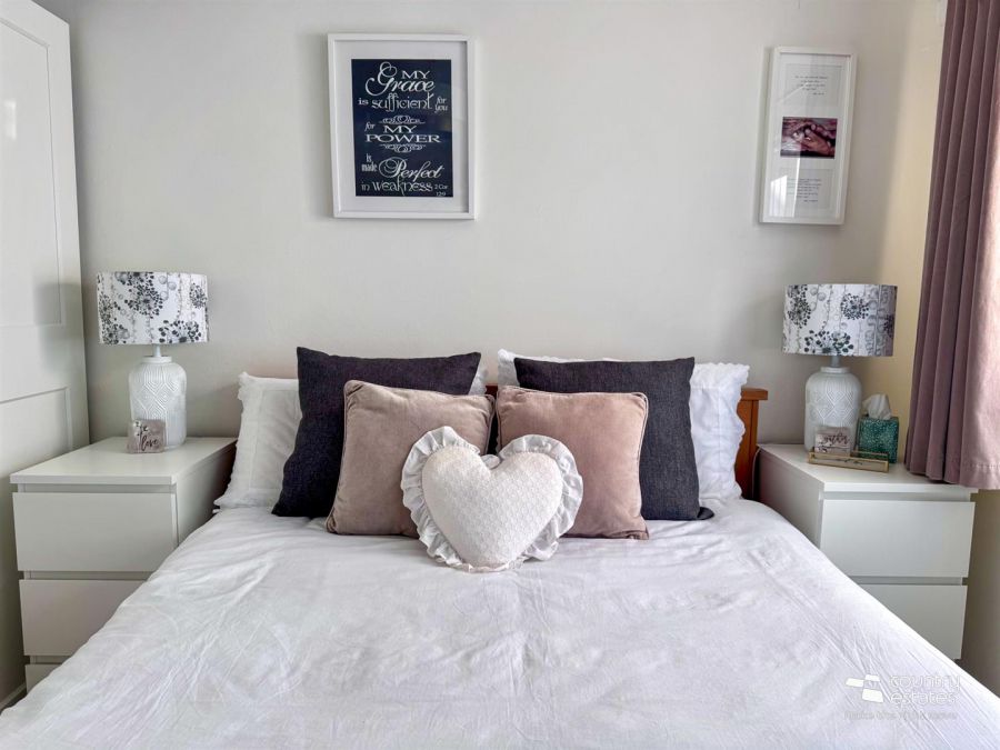 12 Grange Valley Avenue