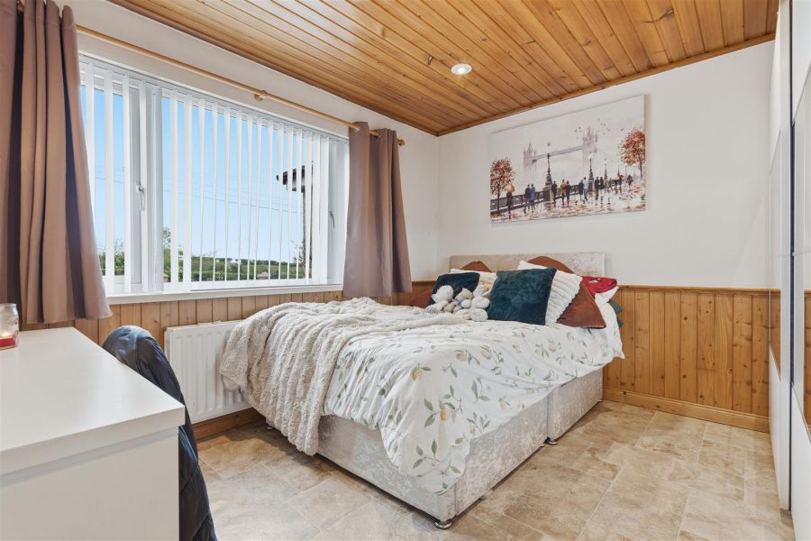 27 Thornhill Road