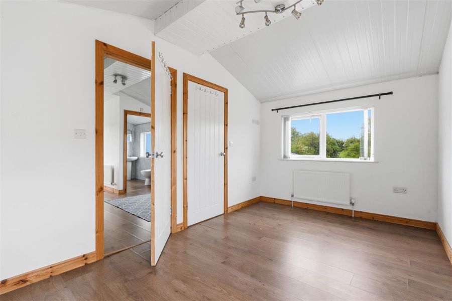 27 Thornhill Road