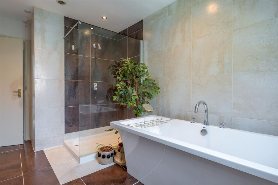 15 Greenvale Park Lands