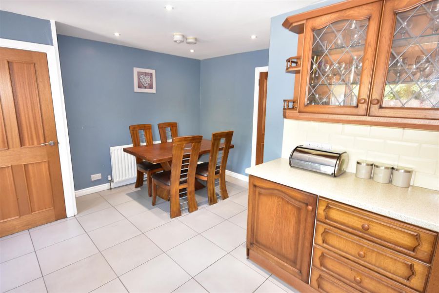 24 Oaklands