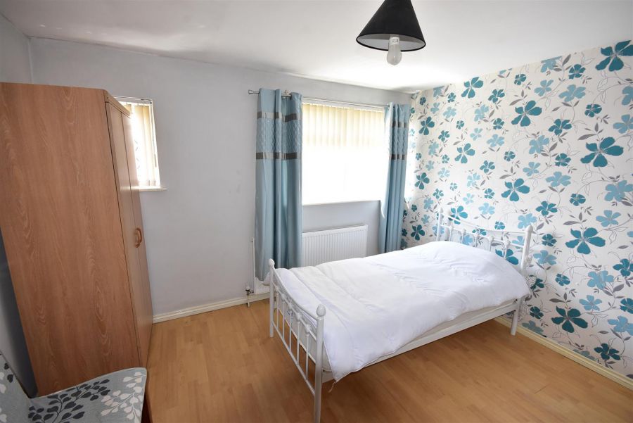 24 Oaklands