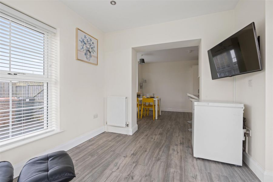 7 Castlewater Gardens