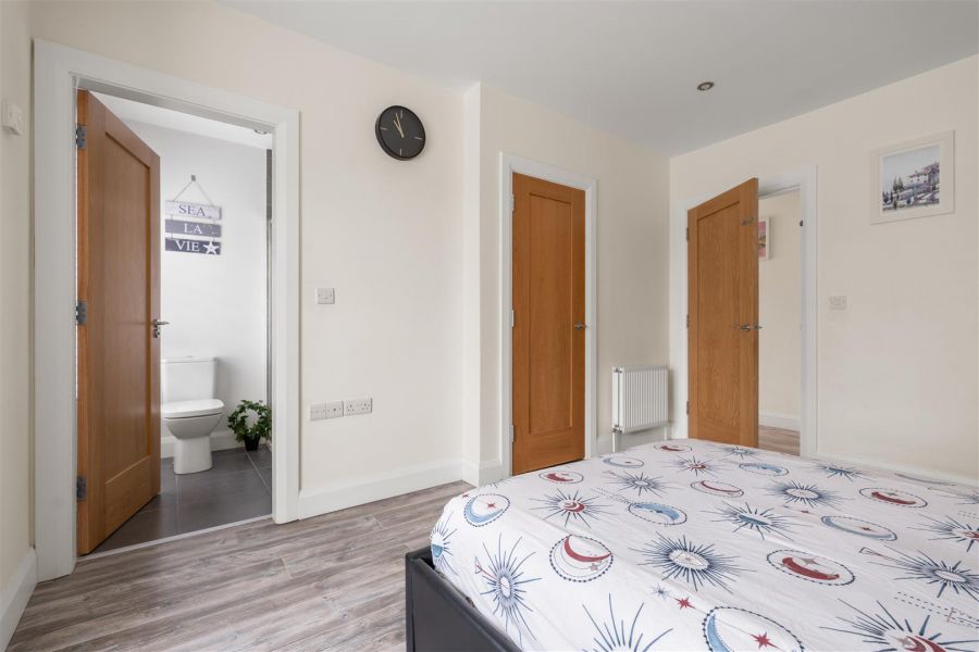 7 Castlewater Gardens