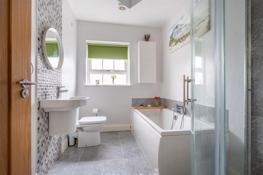 7 Castlewater Gardens