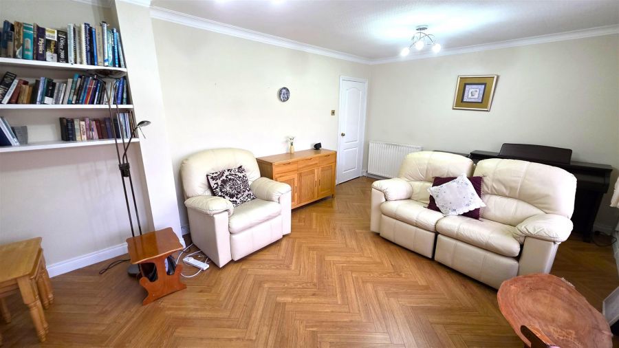 2 Massereene Gardens