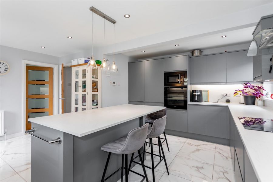 41 Greenvale Manor