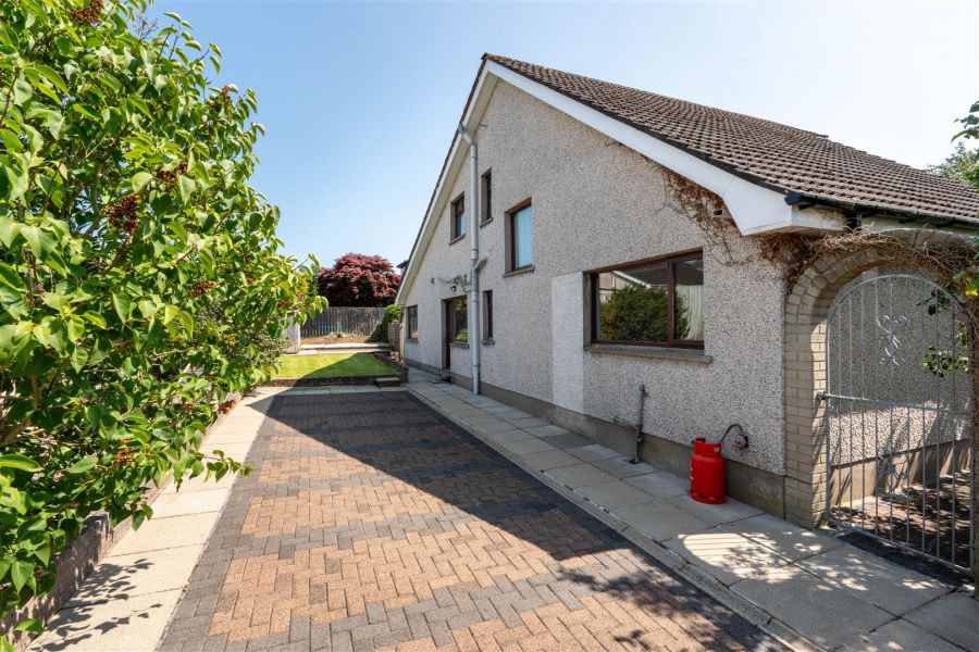 25 Knockmoyle Drive