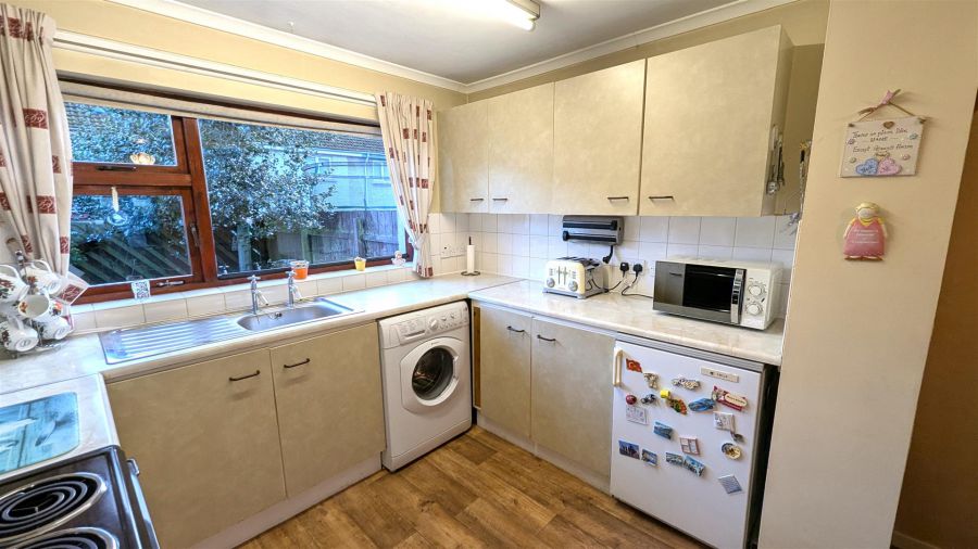 11 Limetree Close