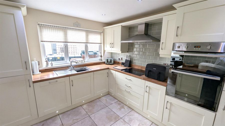 15 Hawkswood