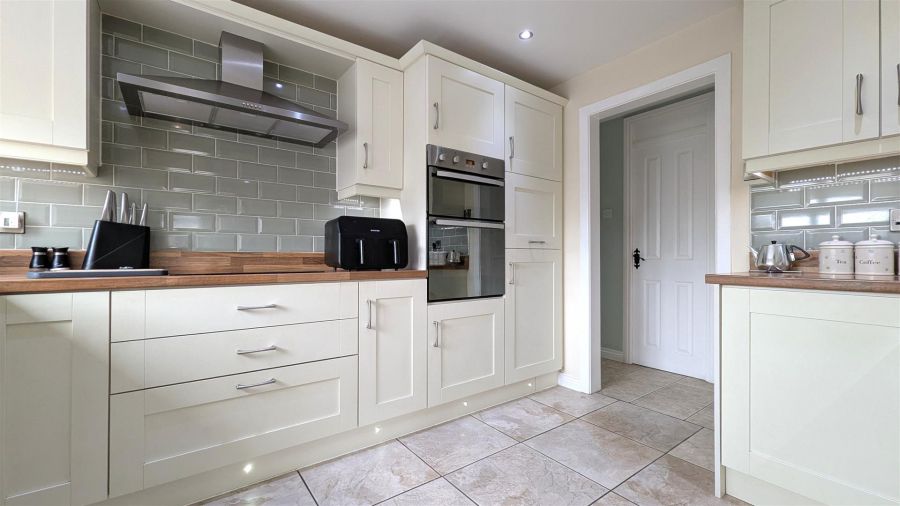 15 Hawkswood