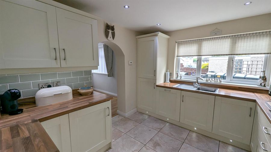 15 Hawkswood