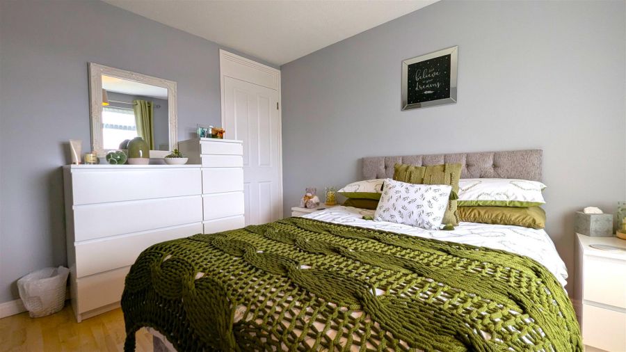 15 Hawkswood