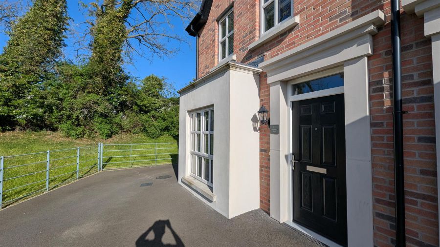 12 Ballyveigh Mews
