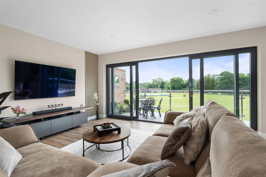 28 Kirby's Meadow