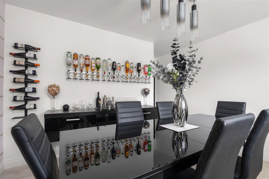 6 Moylena Park