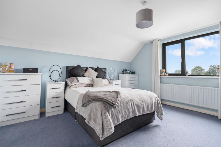 6 Moylena Park