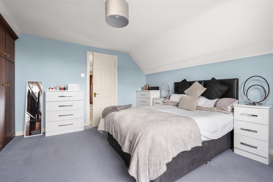 6 Moylena Park