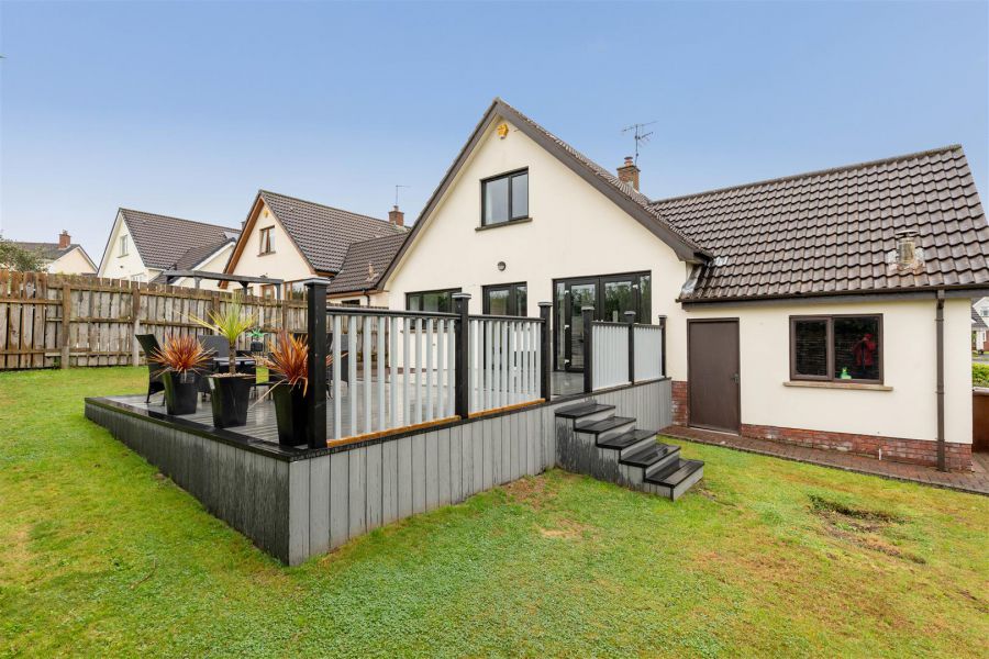 6 Moylena Park