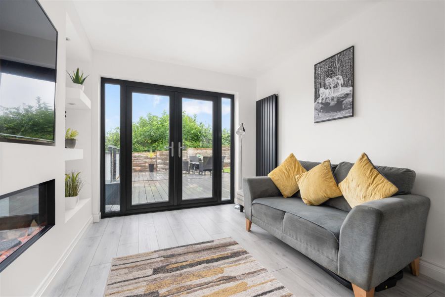 6 Moylena Park