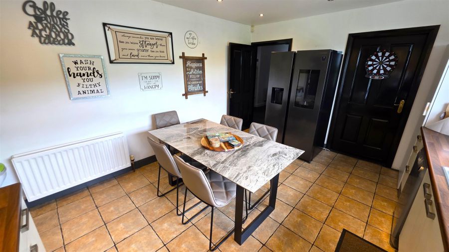121 Castlecat Road 121 Castlecat Road