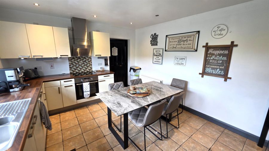 121 Castlecat Road 121 Castlecat Road