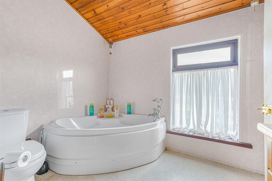 19 Ballycraigy Road 19 Ballycraigy Road
