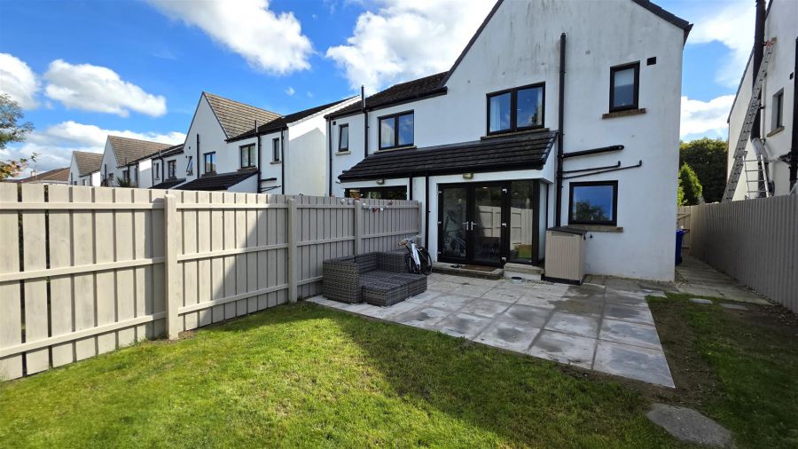 10 Bedford Meadows